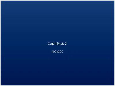 易游体育前教练展示冠军奖杯照片